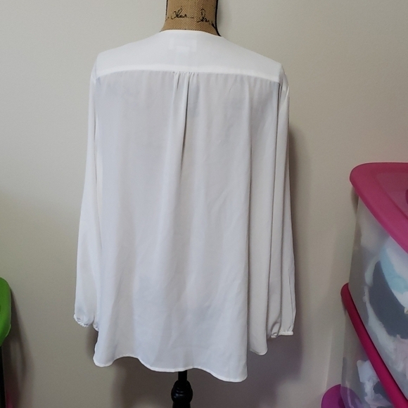3xl white shear blouse. Like new - Picture 3 of 3